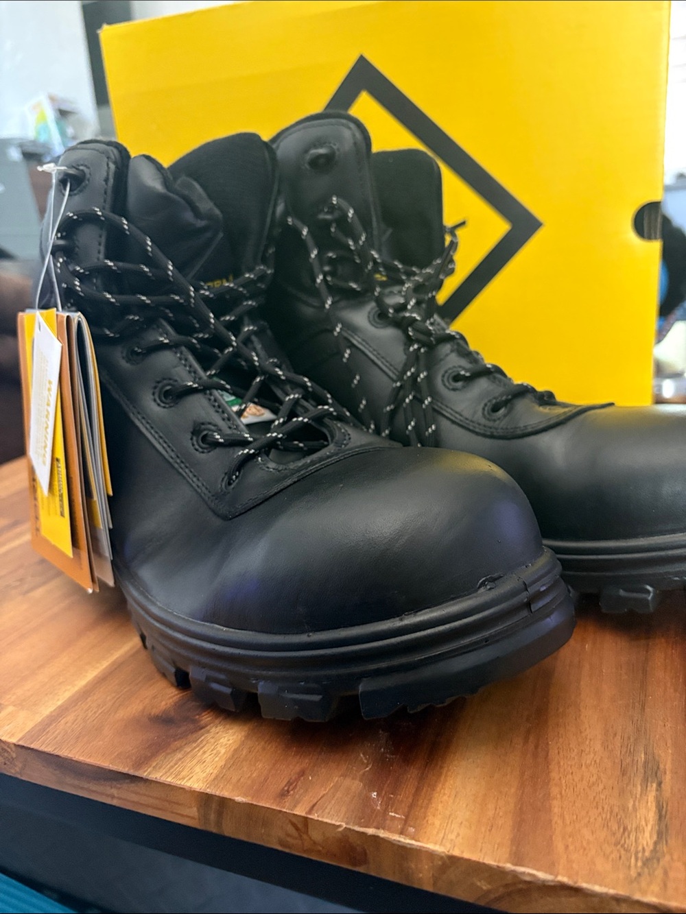 Men's Black Lace-Up Safety Boots - Rugged Work Footwear